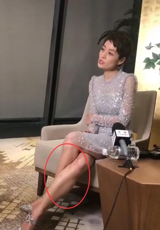 万博全站ManBetX官网有种坐姿叫马伊琍的“仙女坐”看上去简单没有点阅历不敢模(图4)